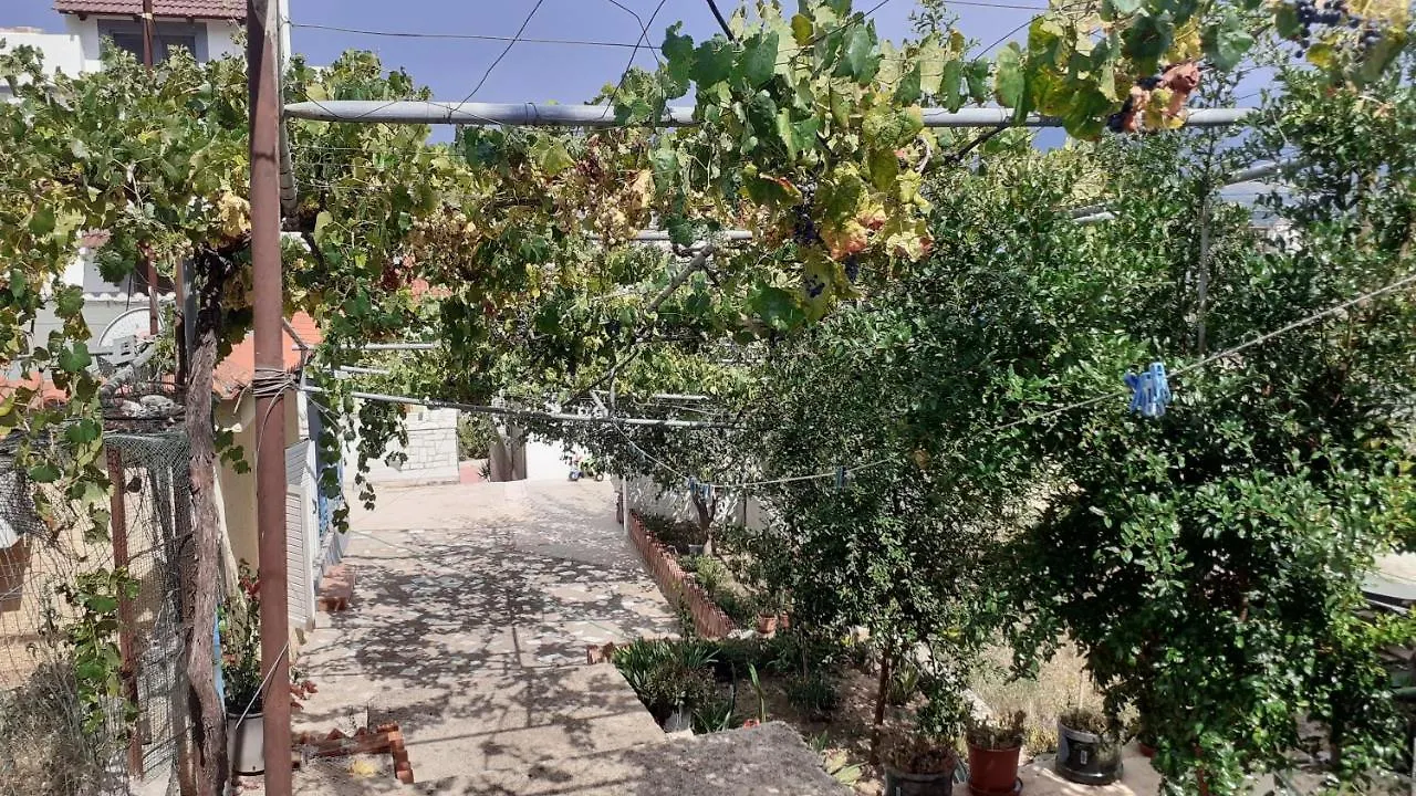 Cosy Guest House Sarande 0*,